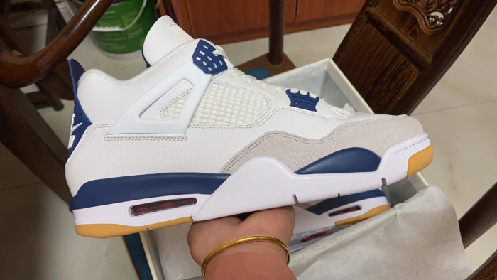 Nike SB x Air Jordan 4 “Navy” (2025) DR5415-100