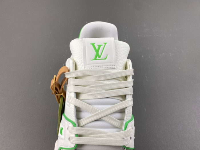L0vis Vvtt0n LV trainer