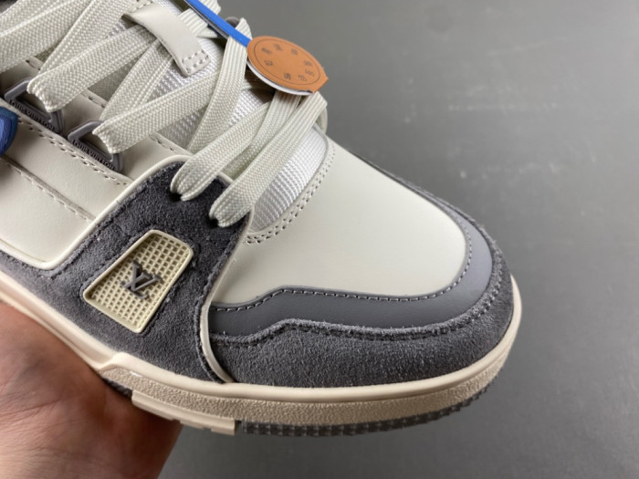 L0vis Vvtt0n LV trainer