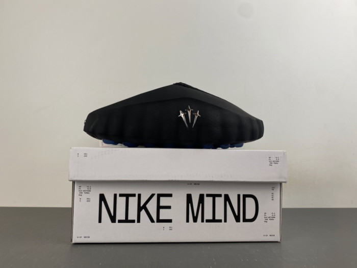 Nike Mind 001 