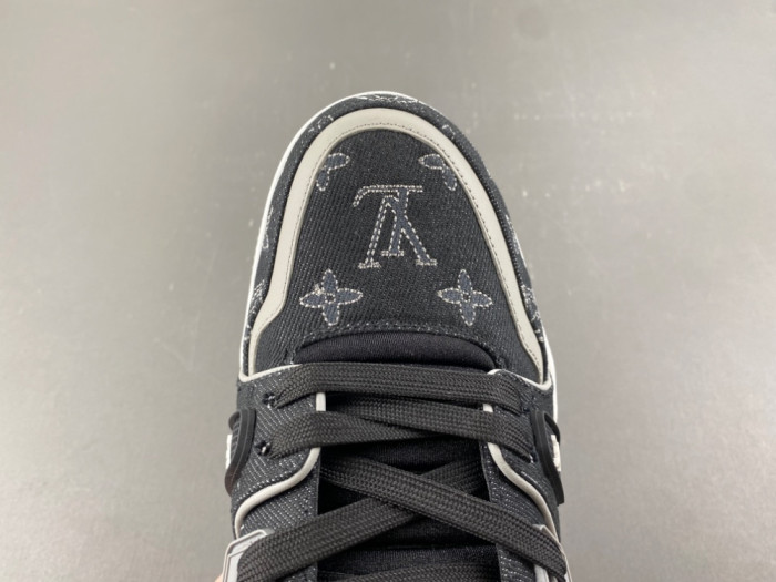 L0vis Vvtt0n LV trainer