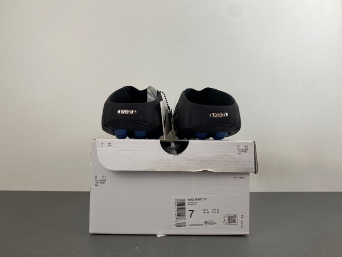 Nike Mind 001 
