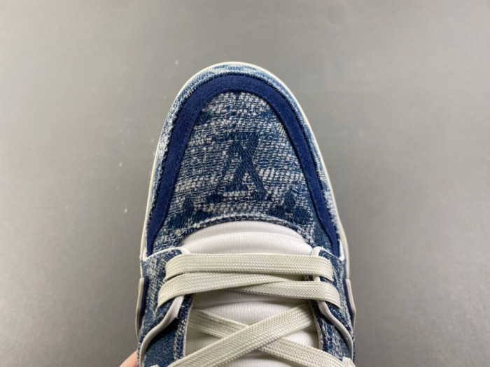 L0vis Vvtt0n LV trainer