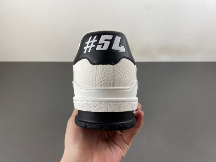 L0vis Vvtt0n LV trainer