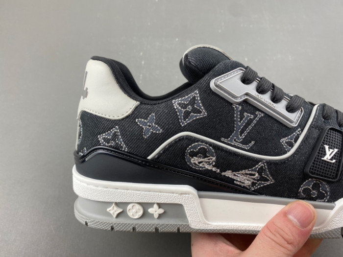 L0vis Vvtt0n LV trainer