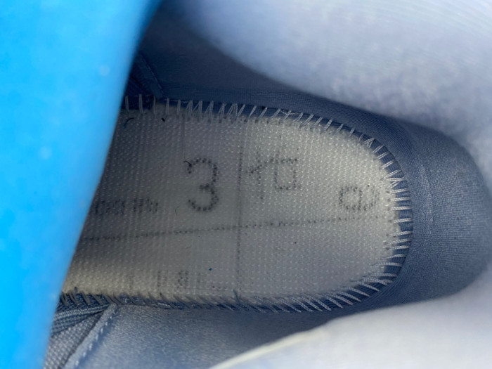 Jordan 4 UNC Tar Heels PE HV9204-407