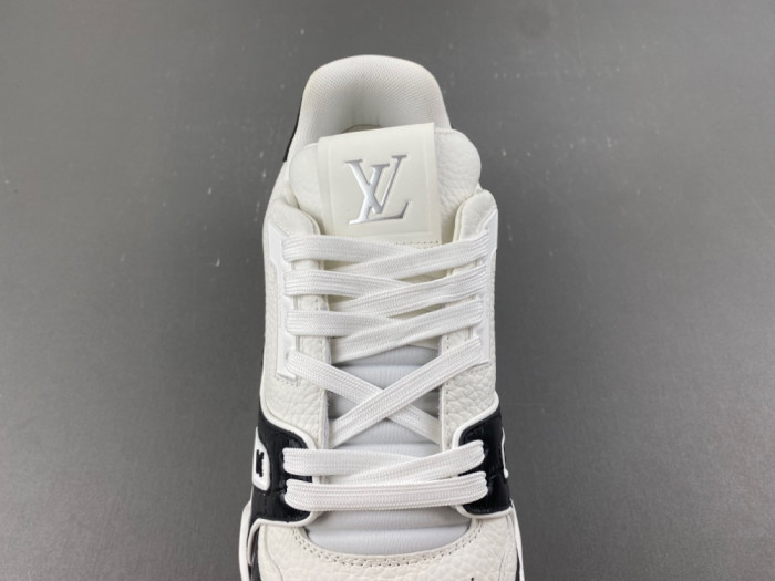 L0vis Vvtt0n LV trainer