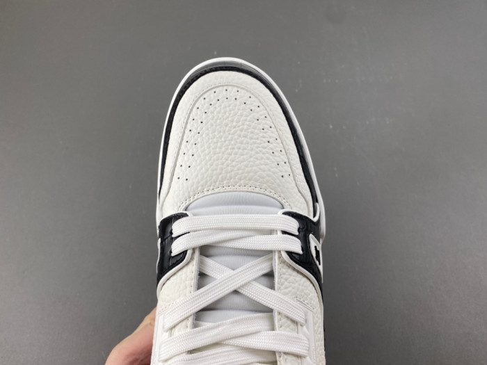 L0vis Vvtt0n LV trainer