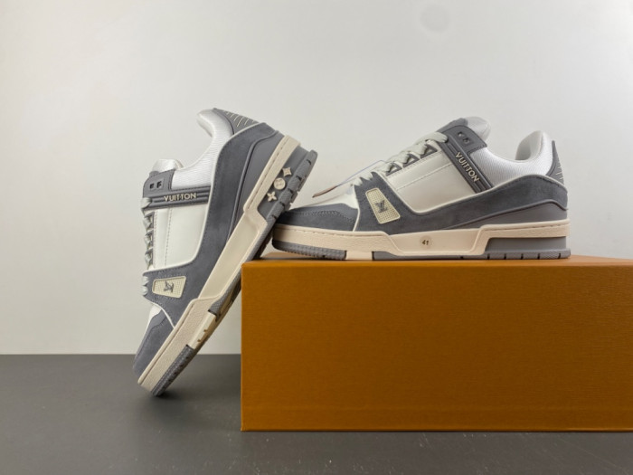 L0vis Vvtt0n LV trainer