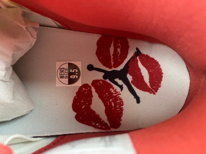 Jordan 4 Retro Valentine