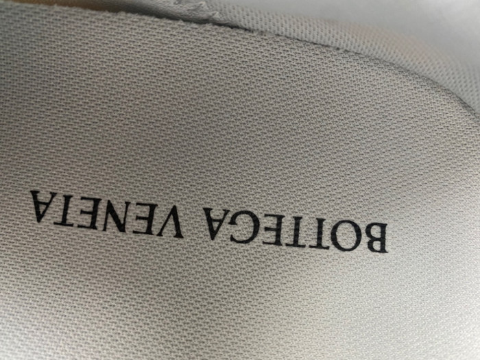 B0tt*ga Ven*ta ORBIT SNEAKER