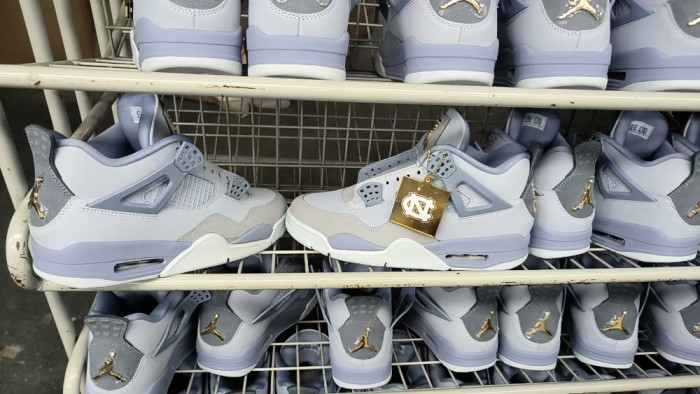 Jordan 4 UNC Tar Heels PE HV9204-407