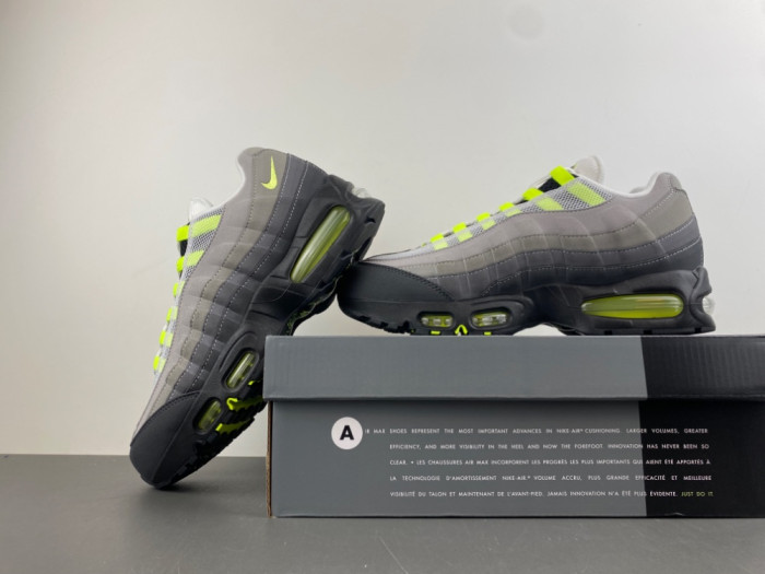 NIKE AIR MAX 95 SP CT1689-001