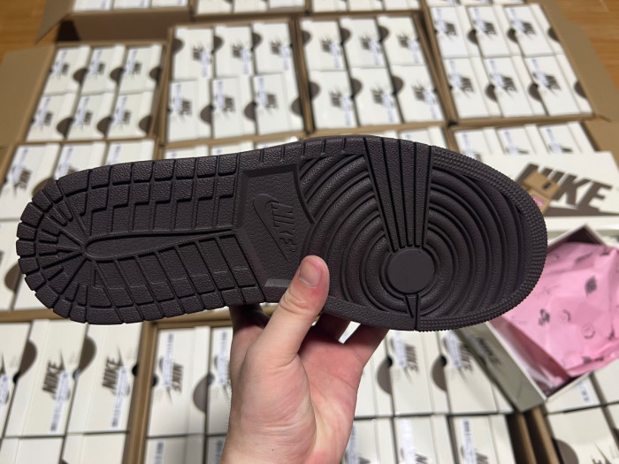 Travis Scott x Air Jordan 1 Low OG