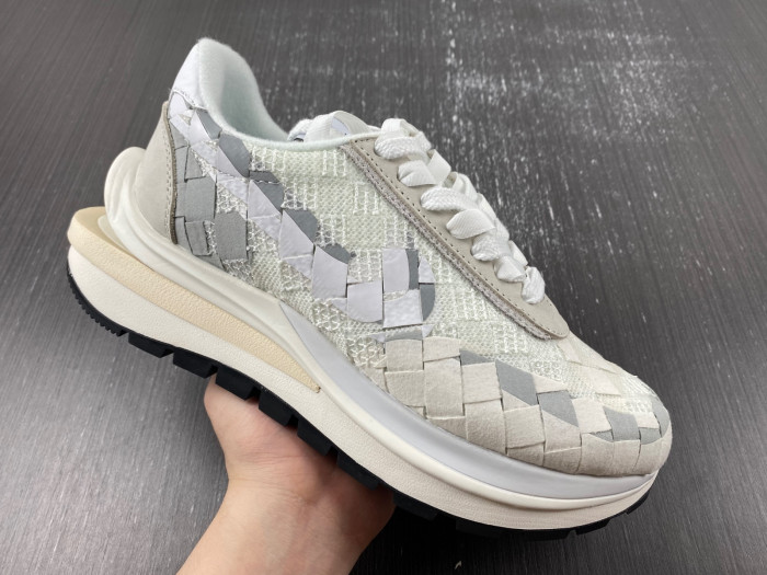 sacai xNike Waffle Woven Green Gusto  DR5209-100