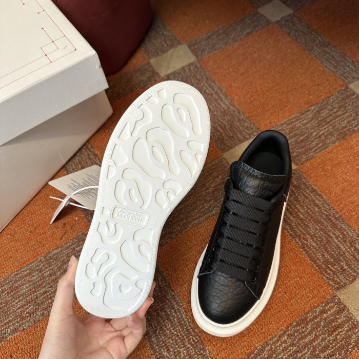 A1exa*der Mcqv*en Sneaker