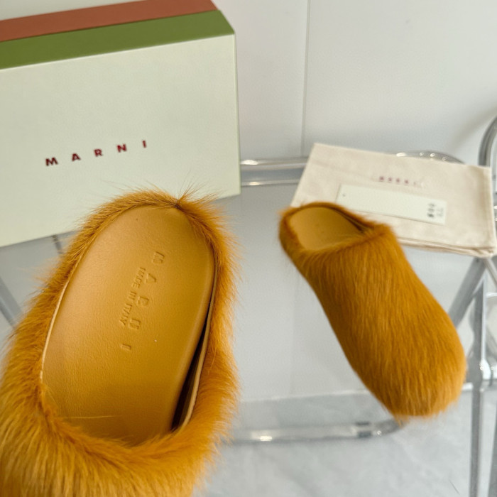 Ma*n1 FUSSBET SABOT CALF-HAIR SLIPPERS