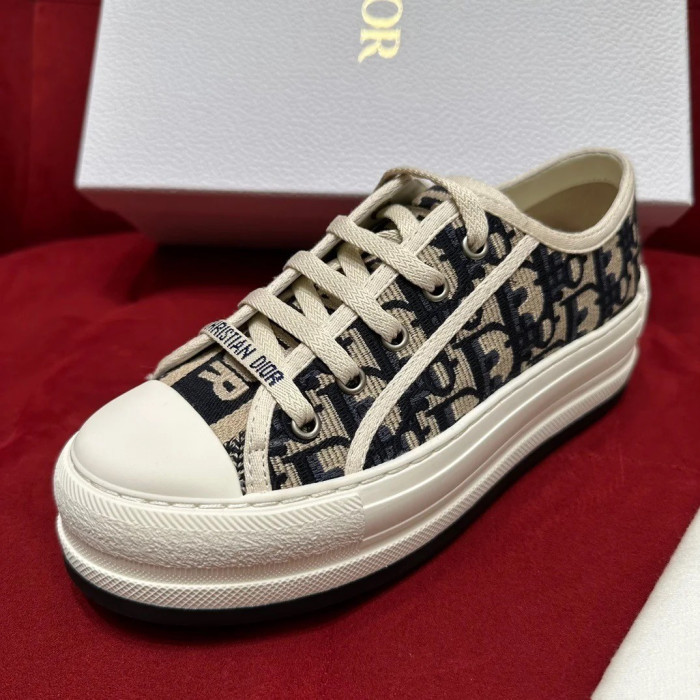 Walk n DR Platform WMNS Deep Blue Oblique Embroidered Cotton