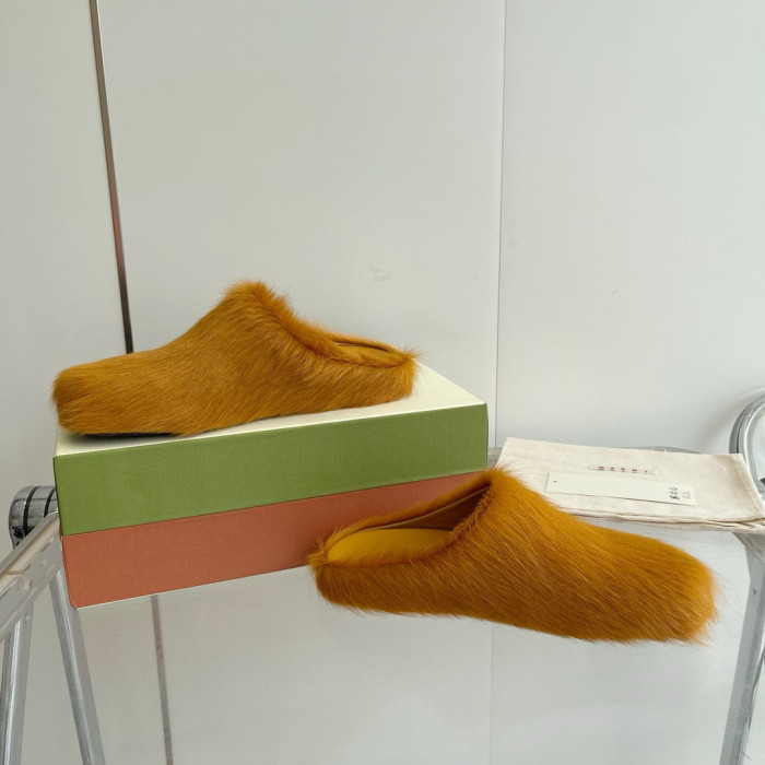 Ma*n1 FUSSBET SABOT CALF-HAIR SLIPPERS