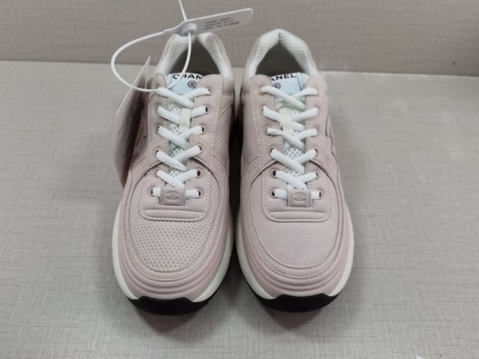 CHANEL sneaker