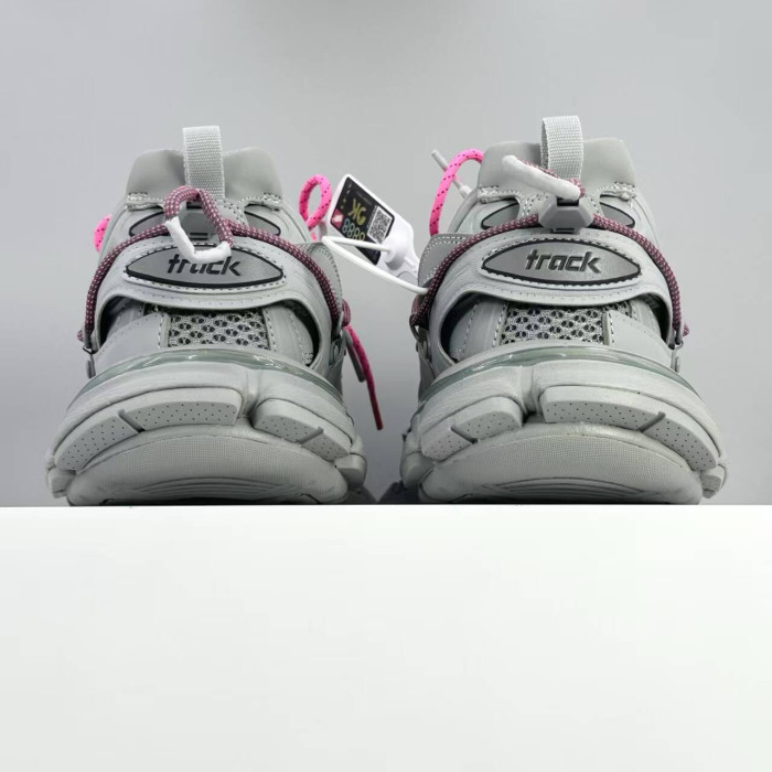 Balenciaga track 800590WTRHK1013