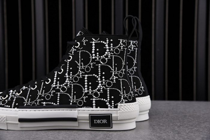 DR B23 HIGH-TOP SNEAKERS 0114