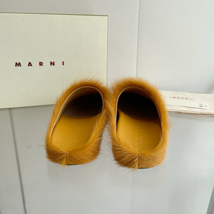 Ma*n1 FUSSBET SABOT CALF-HAIR SLIPPERS