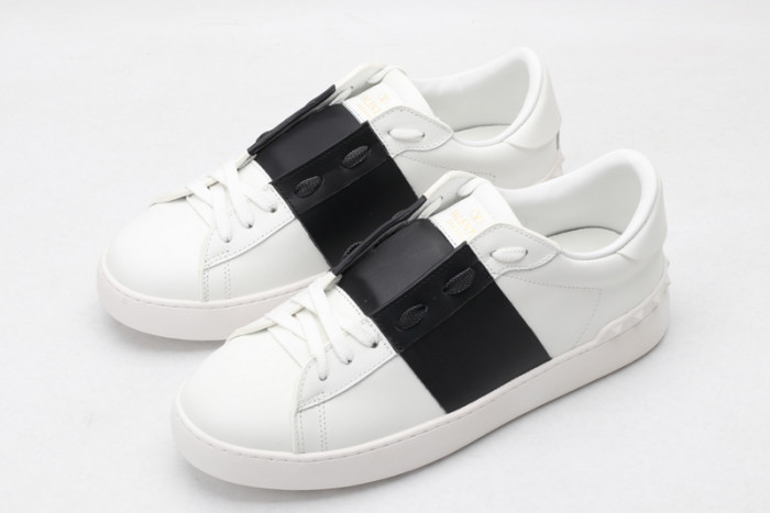 Va1e*ntin0 SNEAKER