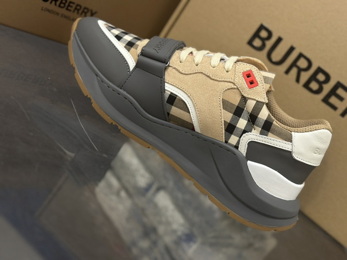 BUR*ERRY SNEAKER