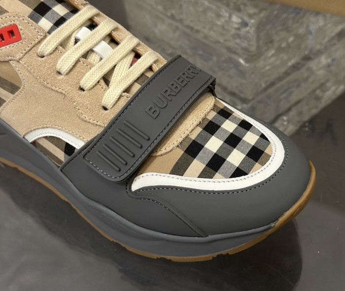 BUR*ERRY SNEAKER