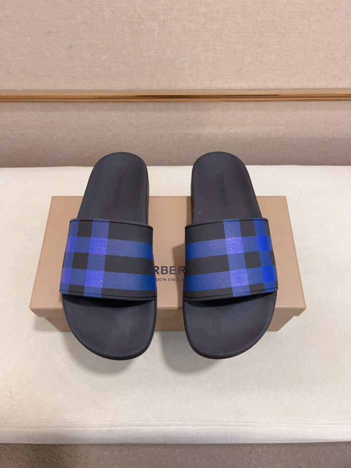 BURBERRY SLIDES