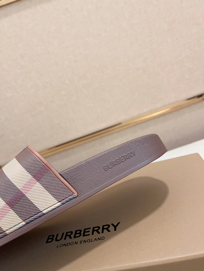 BURBERRY SLIDES