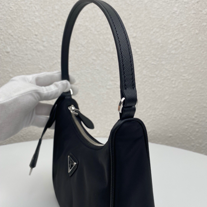 Pra*a Re‑Edition 2005 nylon hobo shoulder bag