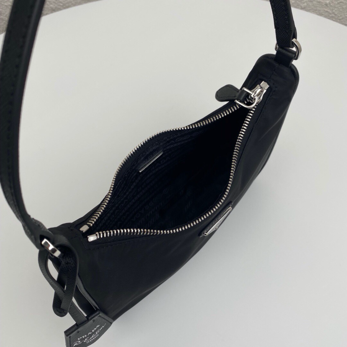 Pra*a Re‑Edition 2005 nylon hobo shoulder bag