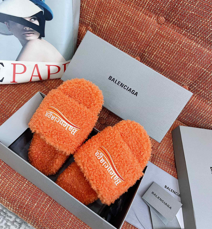 Ba1en*iaga FURRY SLIDE SANDAL