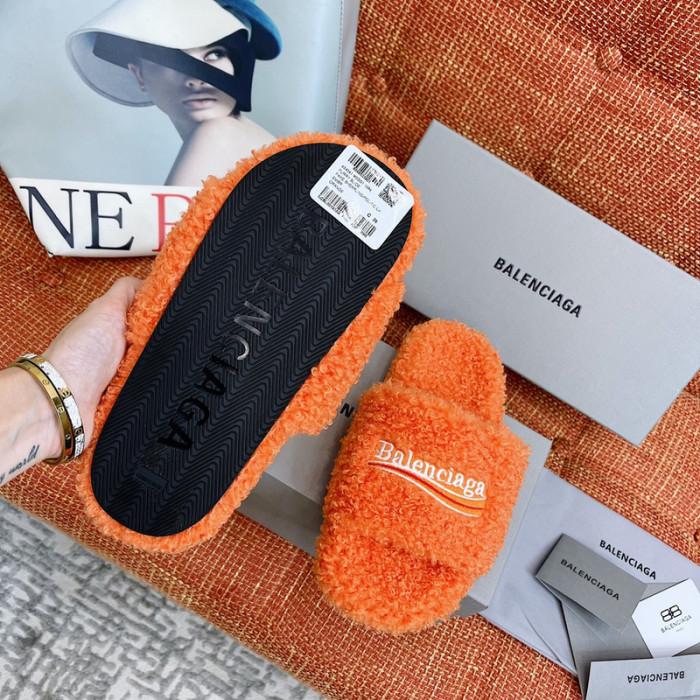 Ba1en*iaga FURRY SLIDE SANDAL