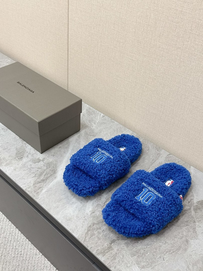 Ba1en*iaga FURRY SLIDE SANDAL