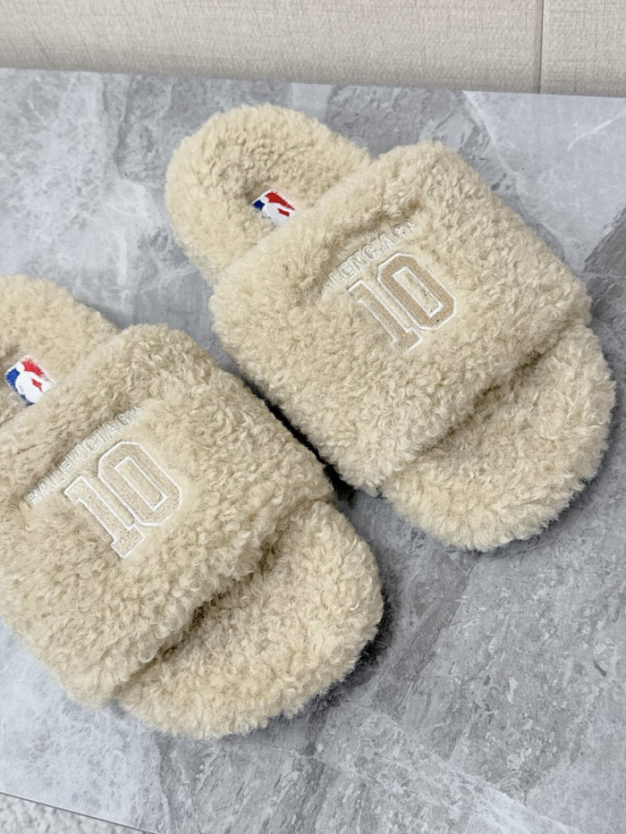 Ba1en*iaga FURRY SLIDE SANDAL