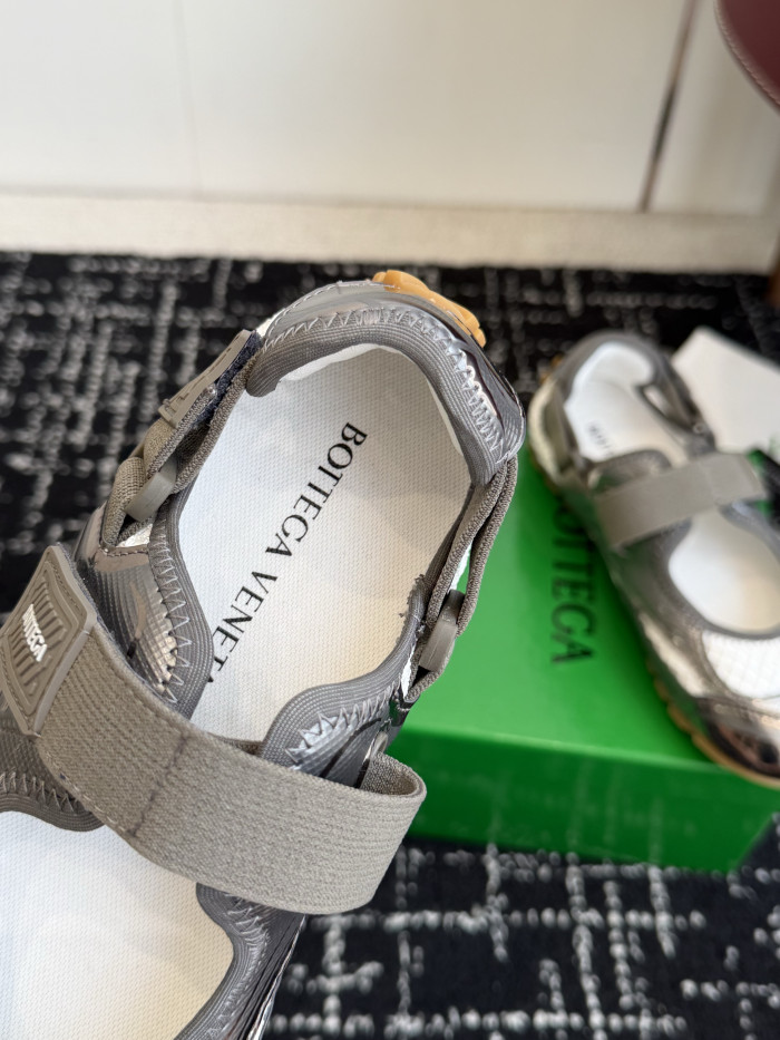 B0tt*ga Ven*ta Orbit Flash Mary- Jane Sneakers
