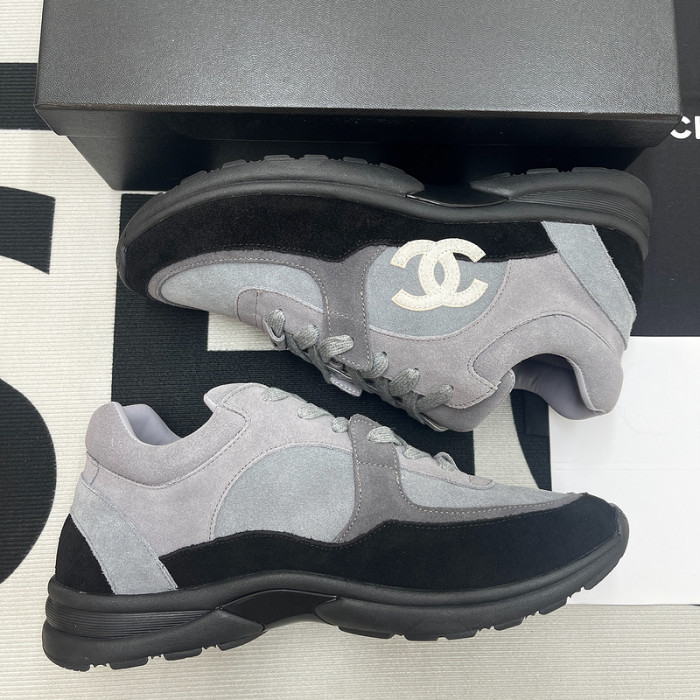 CHANEL sneaker