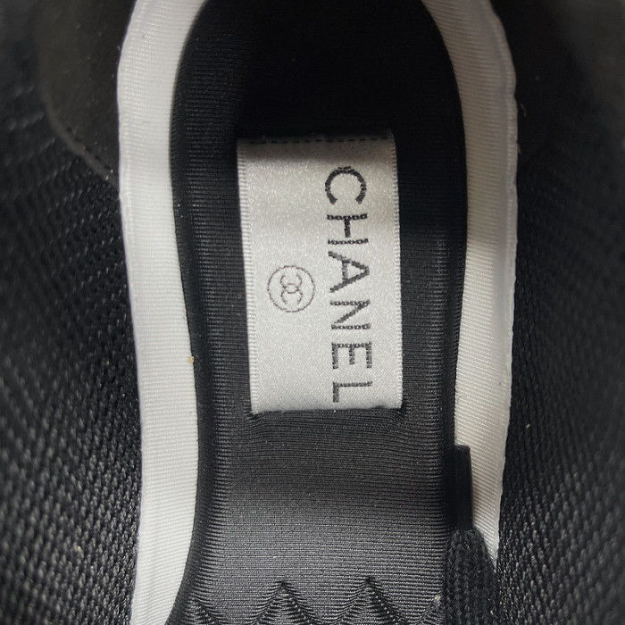 CHANEL sneaker