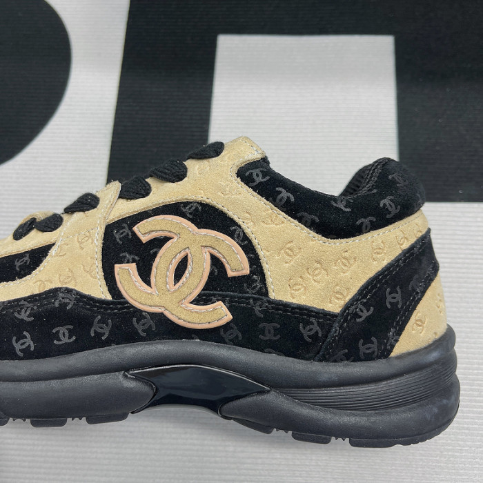 CHANEL sneaker