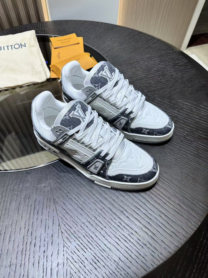 L0vis Vvtt0n LV trainer